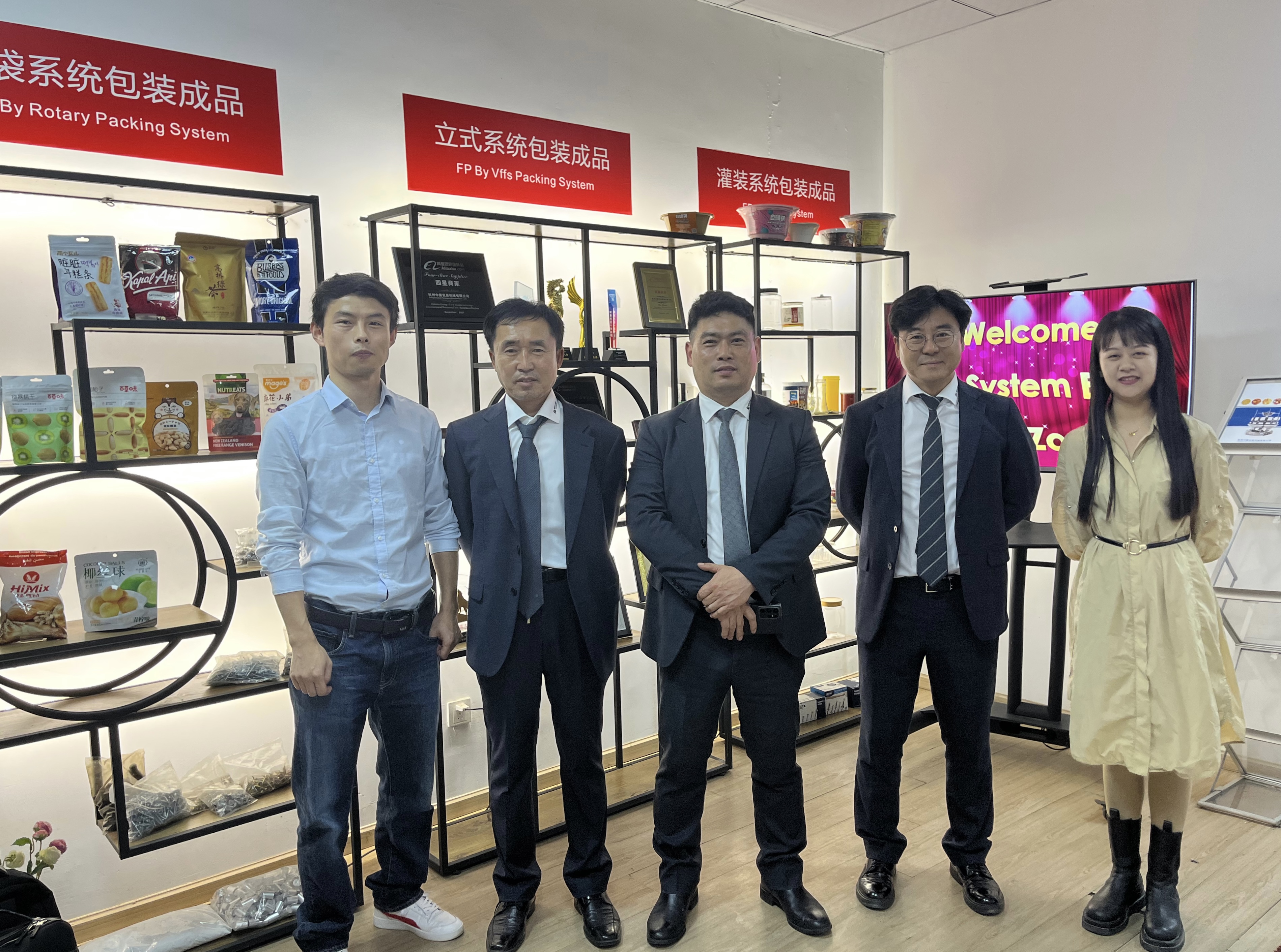 Warmly welcome South Korean customers to visit our company