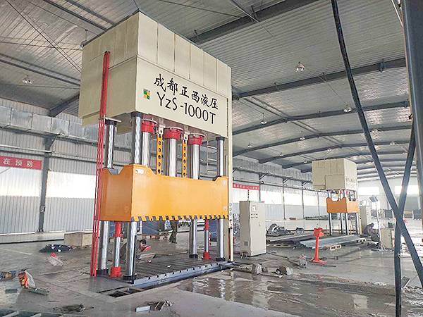 Presse hydraulique 1000T 4 colonnes pour SMC