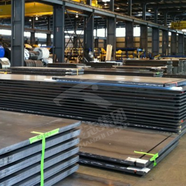 What are the performance characteristics and applications of s690 high-strength steel?